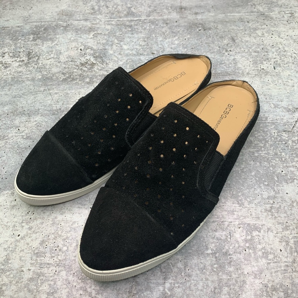 ⚠️ BCBGENERATION Black Slip On Shoes - Picture 3 of 8